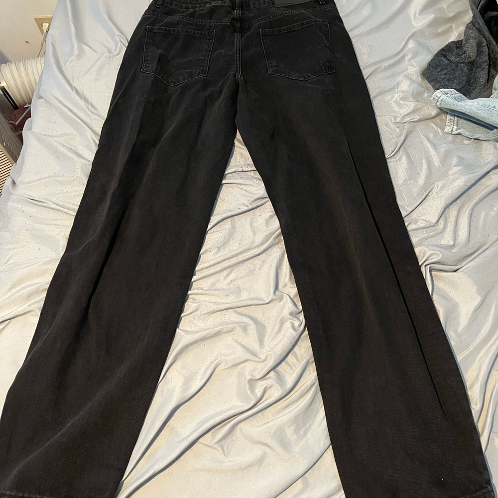 Brand:BOOHOO size:36 run a little tighter I believe color:black and other blue